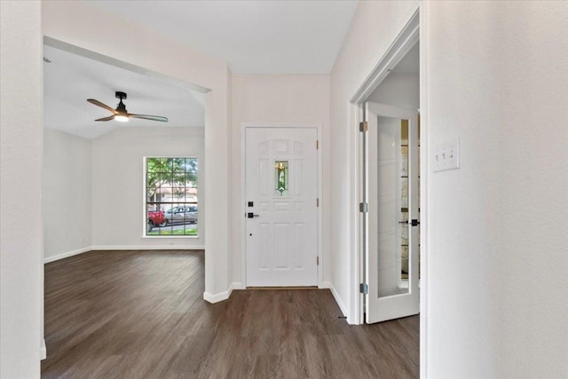 404 N Belinda Ct, Bastrop, TX 78602 - foyer entrance with wood finished floors, ceiling fan, and baseboards