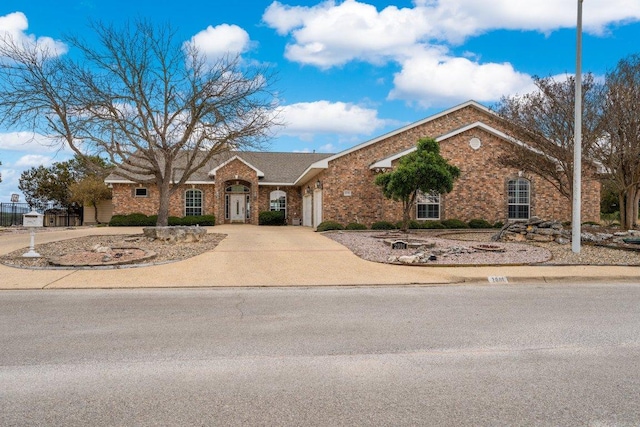 2001 Crown Ridge Dr, Kerrville, TX 78028 - photo 2