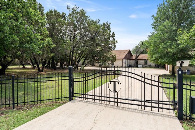 11105 Highview Dr, Belton, TX 76513 - view of gate