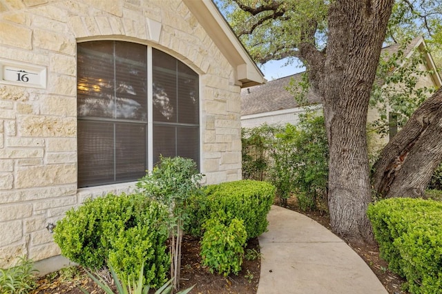 16 Troon Dr, Lakeway, TX 78738 - property entrance with stone siding