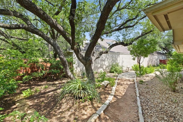 16 Troon Dr, Lakeway, TX 78738 - view of yard