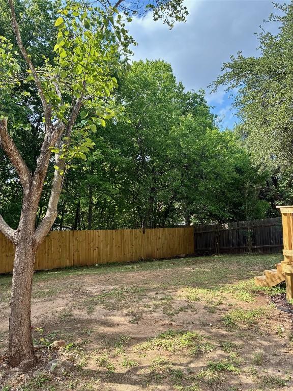8011 Scotland Yard, Austin, TX 78759 - view of yard