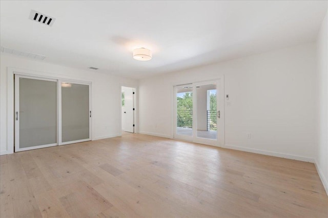 902 Challenger St, Lakeway, TX 78734 - empty room with light wood-style floors