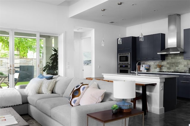 611 Fletcher St, Austin, TX 78704 - view of living area