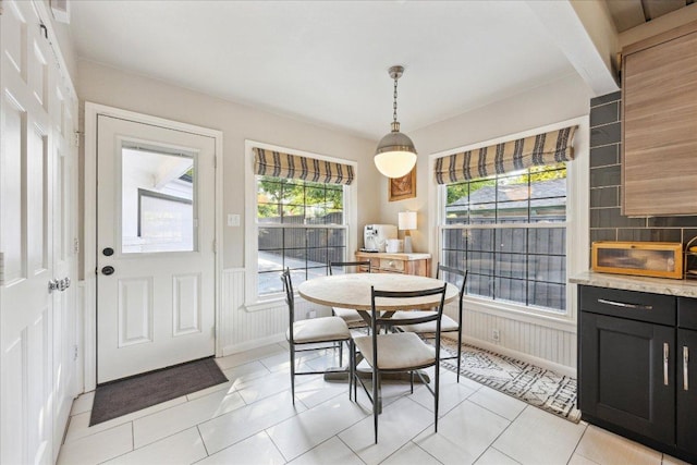 5808 Marilyn Dr, Austin, TX 78757 - dining area with baseboards