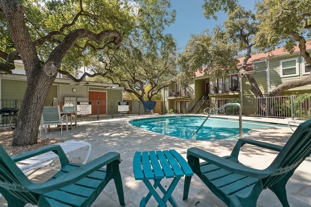3601 Menchaca Rd Unit 215, Austin, TX 78704 - community pool with a patio area