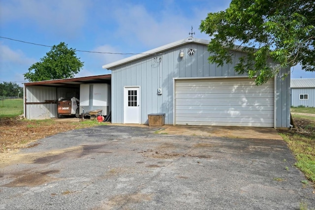 322 Mesa Oaks, Leander, TX 78641 - garage featuring a detached garage