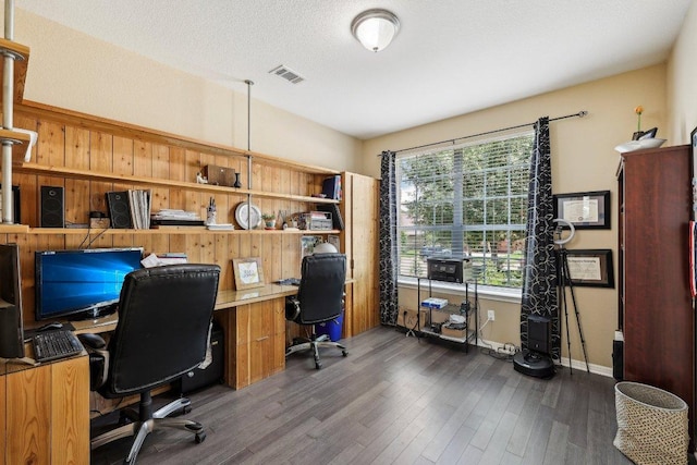 1312 Ravensbrook Bnd, Cedar Park, TX 78613 - office space featuring dark wood-style flooring and baseboards