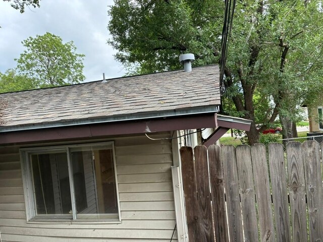 620 Amesbury Ln, Austin, TX 78752 - exterior view of a shingled roof