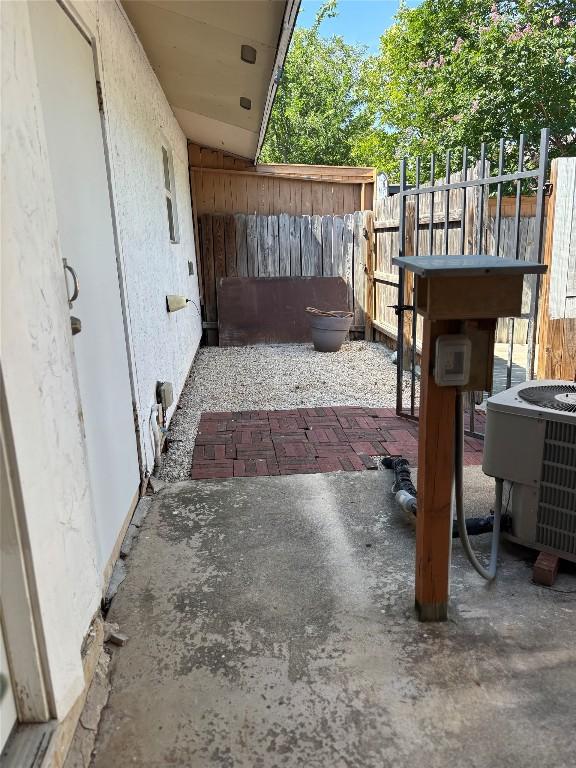 11414 Spring Trail St, San Antonio, TX 78249 - photo 15