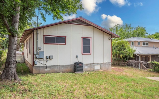 2104 New York Ave, Austin, TX 78702 - view of home's exterior with central AC and crawl space