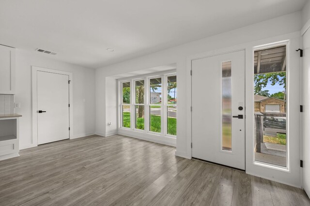 2101 Vanderbilt Ln, Austin, TX 78723 - foyer featuring light wood-type flooring