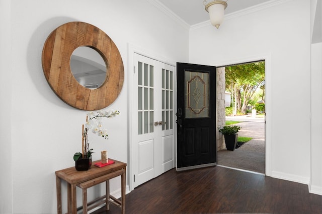 10833 Olympia Fields Loop, Austin, TX 78747 - entrance foyer featuring wood finished floors, ornamental molding, and baseboards