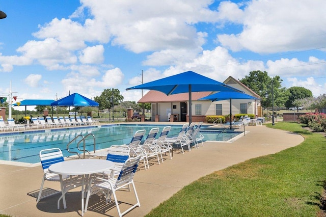 18909 James Carter Jr St, Manor, TX 78653 - community pool with a patio