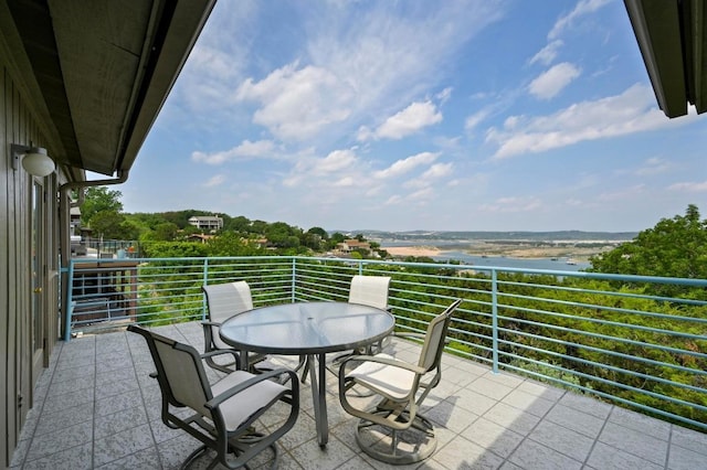 717 Mariner, Lakeway, TX 78734 - balcony with outdoor dining space