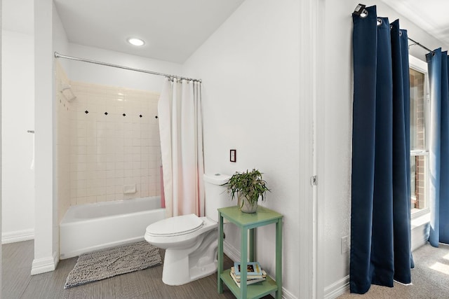 10003 Baxter Ln, Austin, TX 78736 - full bath with shower / tub combo and recessed lighting