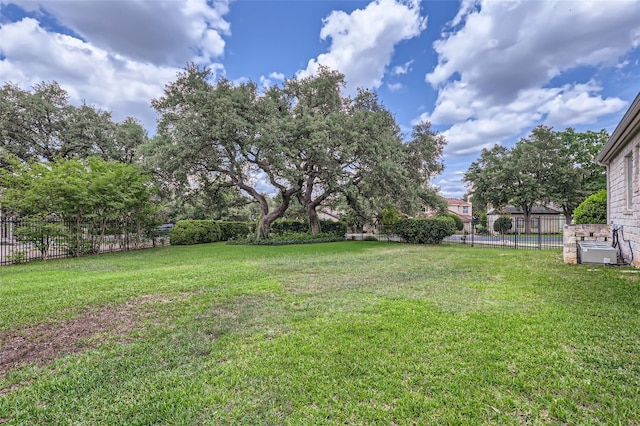 29 Tiburon Dr, The Hills, TX 78738 - view of yard