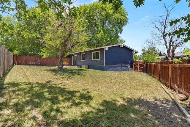 8900 Tina Ct, Austin, TX 78758 - view of yard