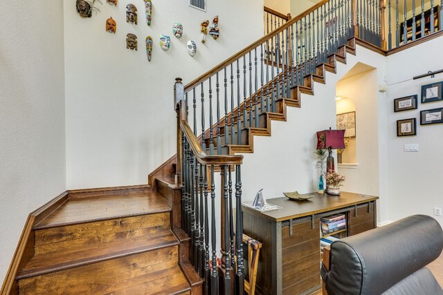 8132 Amelia Cv, Austin, TX 78750 - stairs with a towering ceiling