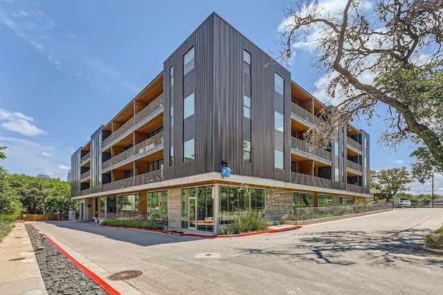 900 S 1st St Unit 212, Austin, TX 78704 - view of apartment building / complex