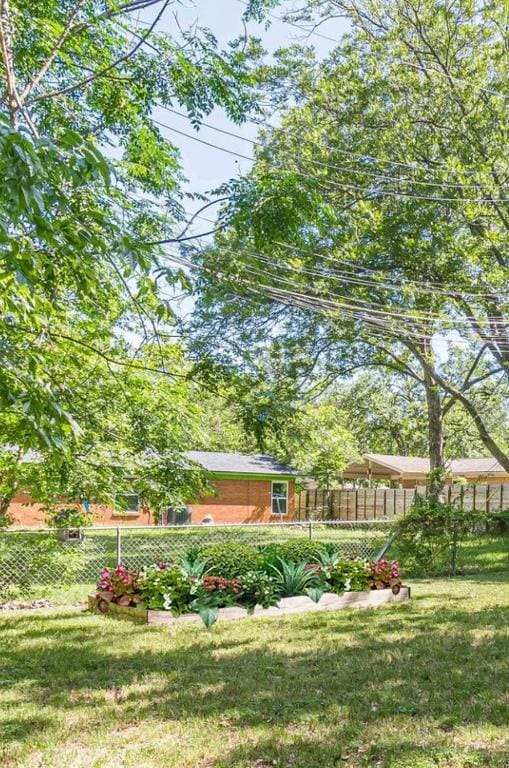 4714 Philco Dr, Austin, TX 78745 - view of yard