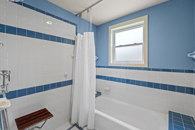 4314 Duval St, Austin, TX 78751 - bathroom featuring shower / bathtub combination with curtain