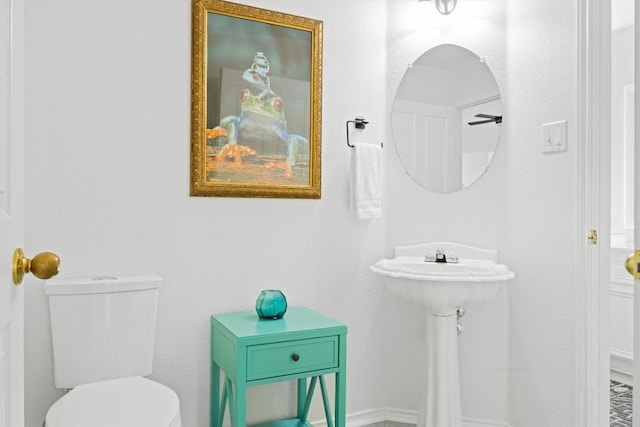 9205 Amanda Dr, Austin, TX 78729 - bathroom with toilet