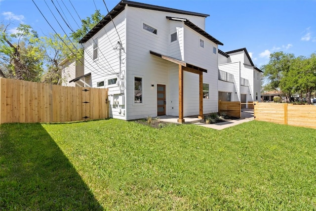 1212 Poquito St, Austin, TX 78702 - back of house with a gate