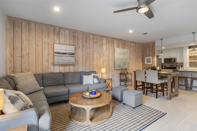613 Hi Cir N Unit E, Horseshoe Bay, TX 78657 - photo 4