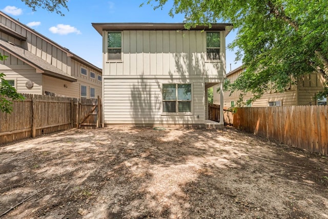 7709 Menchaca Rd Unit 5, Austin, TX 78745 - back of property featuring a fenced backyard