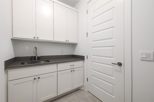 4703 Unity Cir Unit 284, Austin, TX 78731 - laundry room with a sink