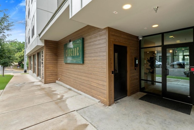 2500 Longview St Unit 112, Austin, TX 78705 - doorway to property with elevator and a patio