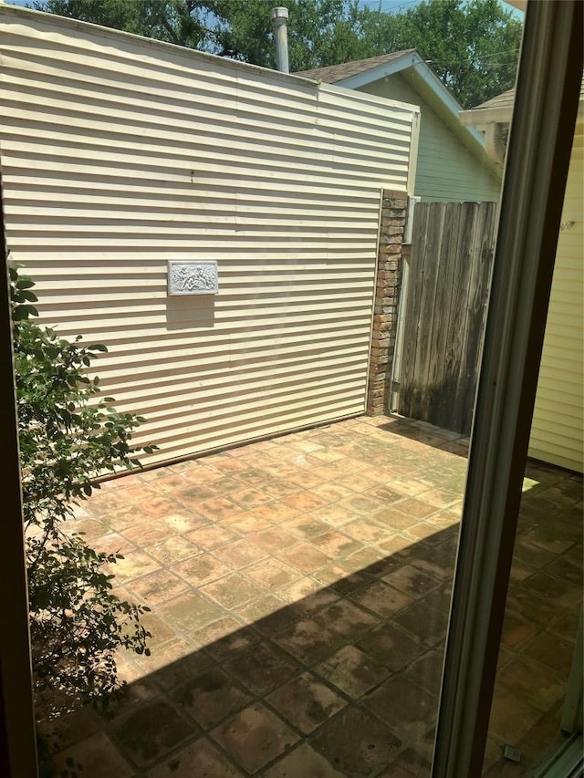 7201 Chimney Cors, Austin, TX 78731 - view of patio