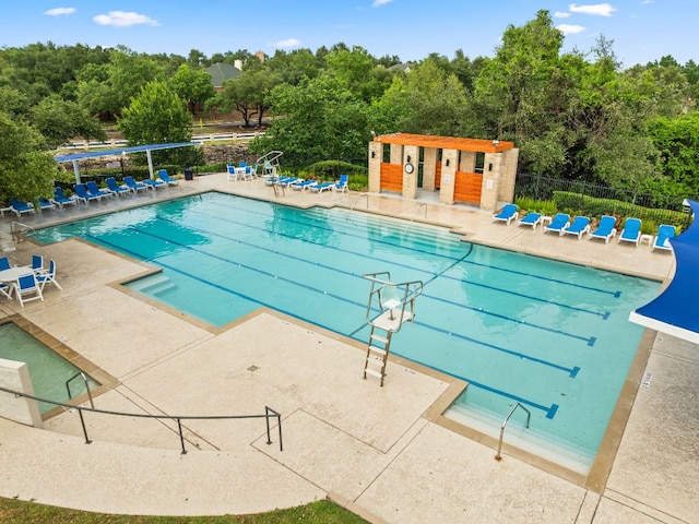10617 Bramblecrest Dr, Austin, TX 78726 - community pool with a patio
