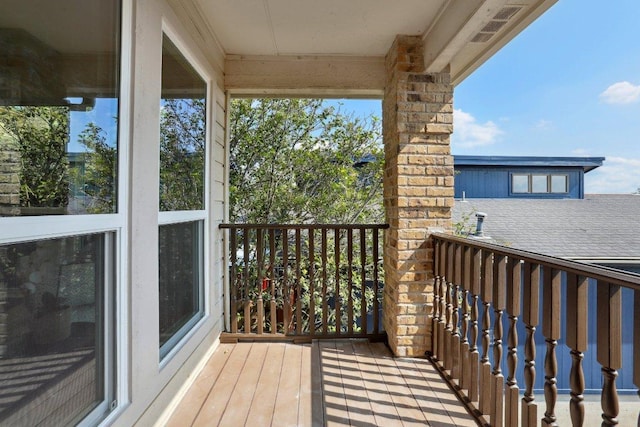 6029 Mount Bonnell Cv, Austin, TX 78731 - view of wooden terrace