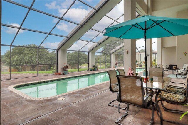 14722 Beal Dr, Corpus Christi, TX 78410 - swimming pool with a patio area and a lanai