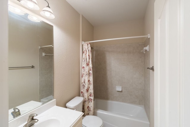 15 Sarazen Loop N, Georgetown, TX 78628 - full bath featuring vanity and shower / bath combo