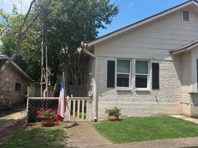 307 Quarry St, San Marcos, TX 78666 - view of front of property