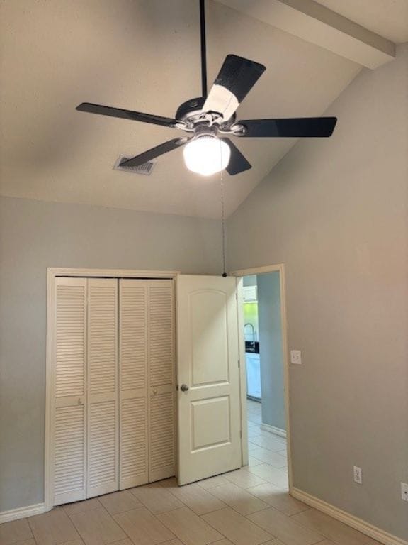 307 Quarry St, San Marcos, TX 78666 - unfurnished bedroom featuring a ceiling fan and a closet