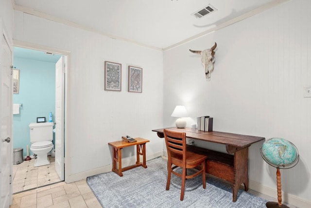 1406 Summit St, Austin, TX 78741 - office space featuring baseboards