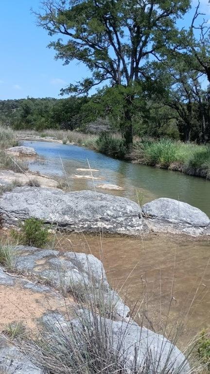 441 Lost Valley Rd, Dripping Springs, TX 78620