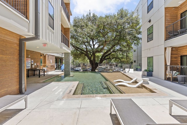 2500 Longview St Unit 101, Austin, TX 78705 - view of swimming pool