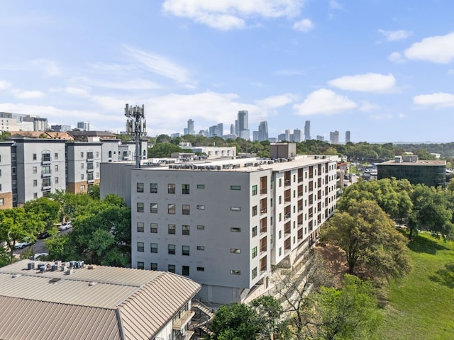 2500 Longview St Unit 101, Austin, TX 78705 - view of property with a view of skyline
