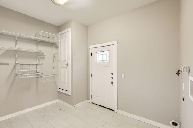 704 Wren Ave, Austin, TX 78753 - entrance foyer with baseboards