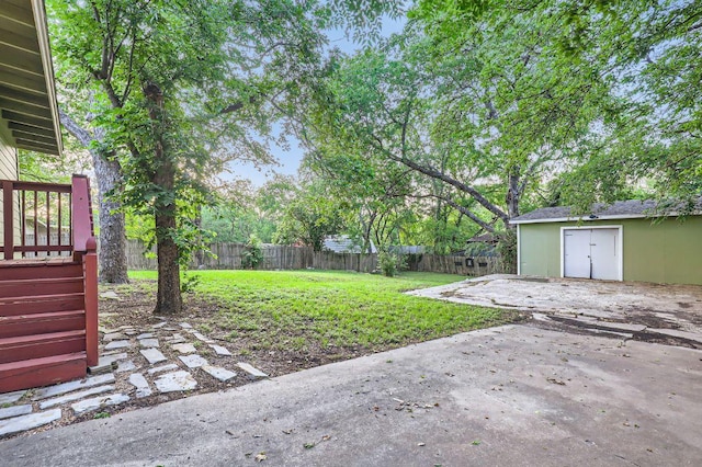 704 Wren Ave, Austin, TX 78753 - view of yard with a patio