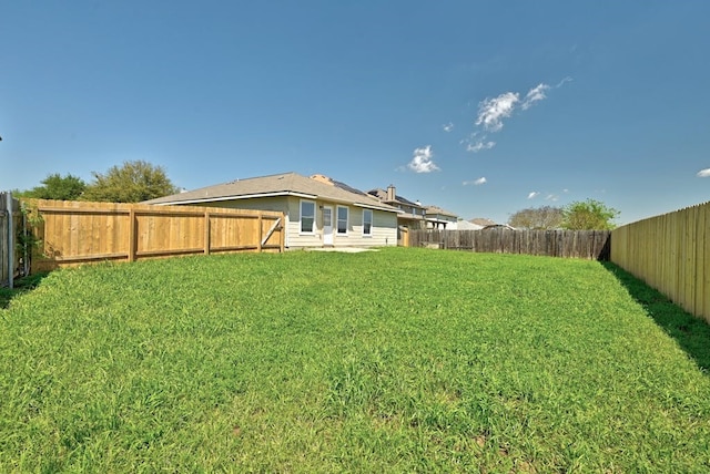 6317 Vida Nueva Ave, Del Valle, TX 78617 - view of fenced backyard