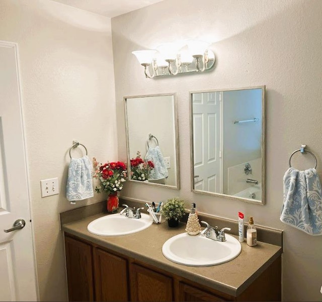 5105 Bantom Woods Bnd, Austin, TX 78724 - bathroom with double vanity