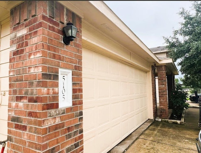 5105 Bantom Woods Bnd, Austin, TX 78724 - view of garage