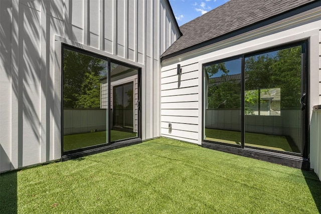 1305 Walnut Ave, Austin, TX 78702 - view of grassy yard