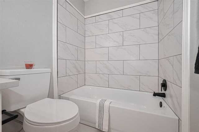 7614 Andiron Cir, Houston, TX 77041 - full bath featuring toilet and washtub / shower combination